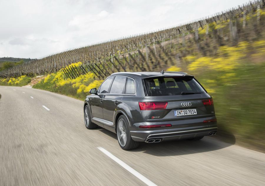  Audi SQ7 TDI (4M) 2016 года  (WW) (фото 29 из 35)